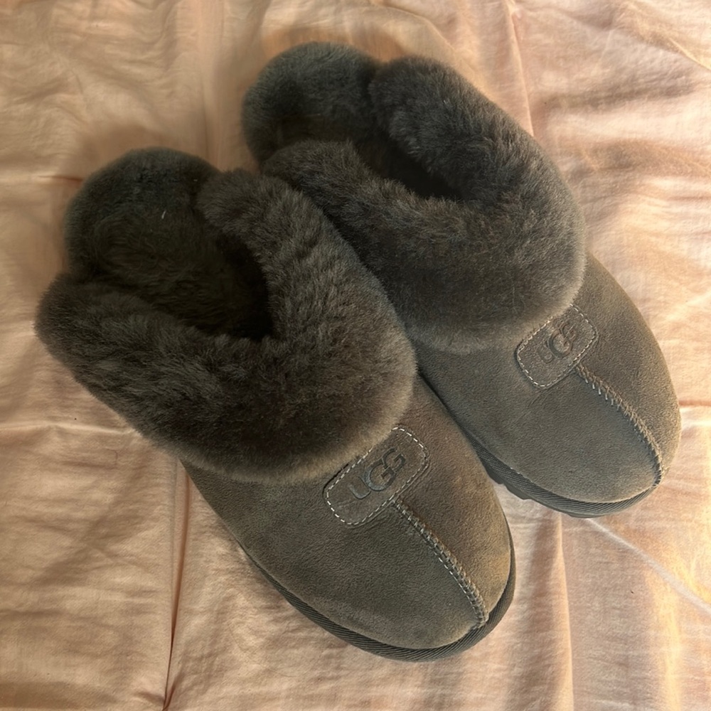 UGG WOMEN COQUETTE SLIPPER SIZE 11 GREY